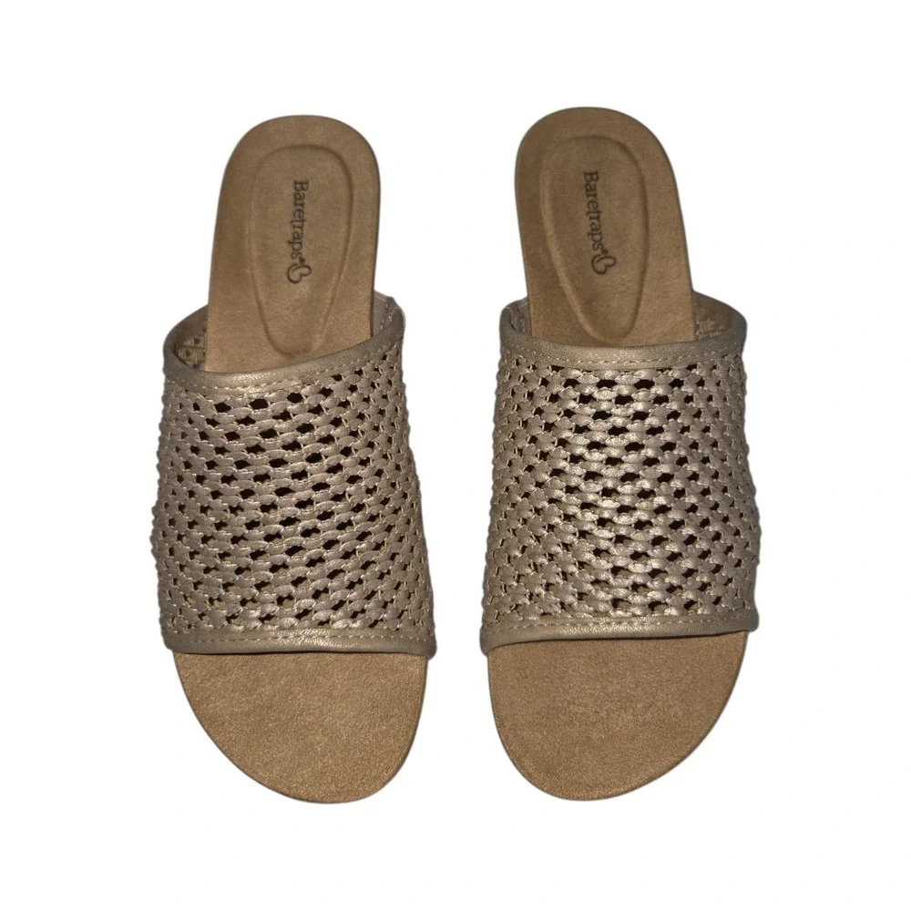 Baretraps Flossey Soft Gold Woven Wedge Sandals Womens 7.5 W Wide BT26520